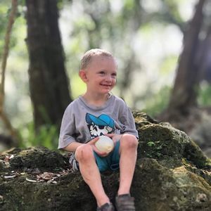 Meet your Posher, Leona